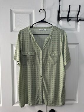 croft & barrow Light Green Printed Button-Front Blouse